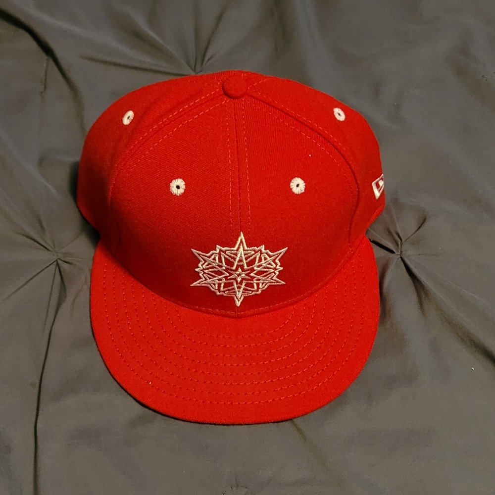 Rare Exclusive Dionic Worldwide Red Snowflake New Era 59Fifty - Size 7 1/2